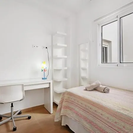 Isla Candor Free Parking By Staycare Apartment